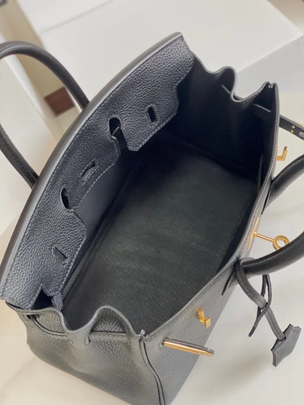 Classic Hermes Bags: A Stylish and Versatile Choice for Elegance